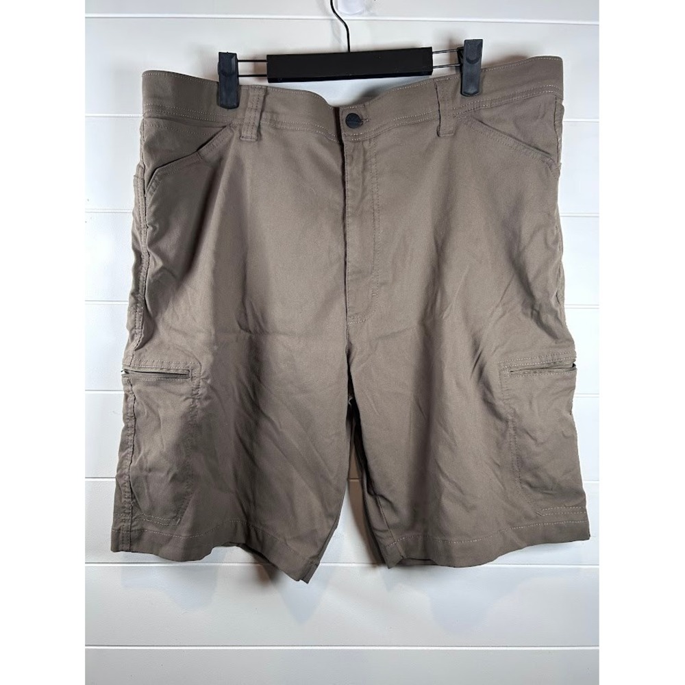 Wrangler Outdoor All Terrian Cargo Shorts Size 40 EUC